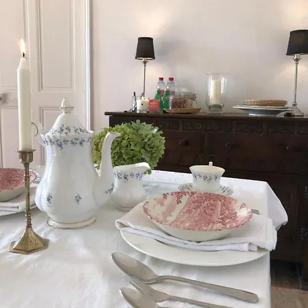 La Pommeraie Bed & Breakfast Champsecret